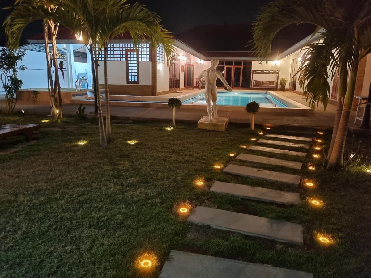 Meyers Hua Hin Exterior foto