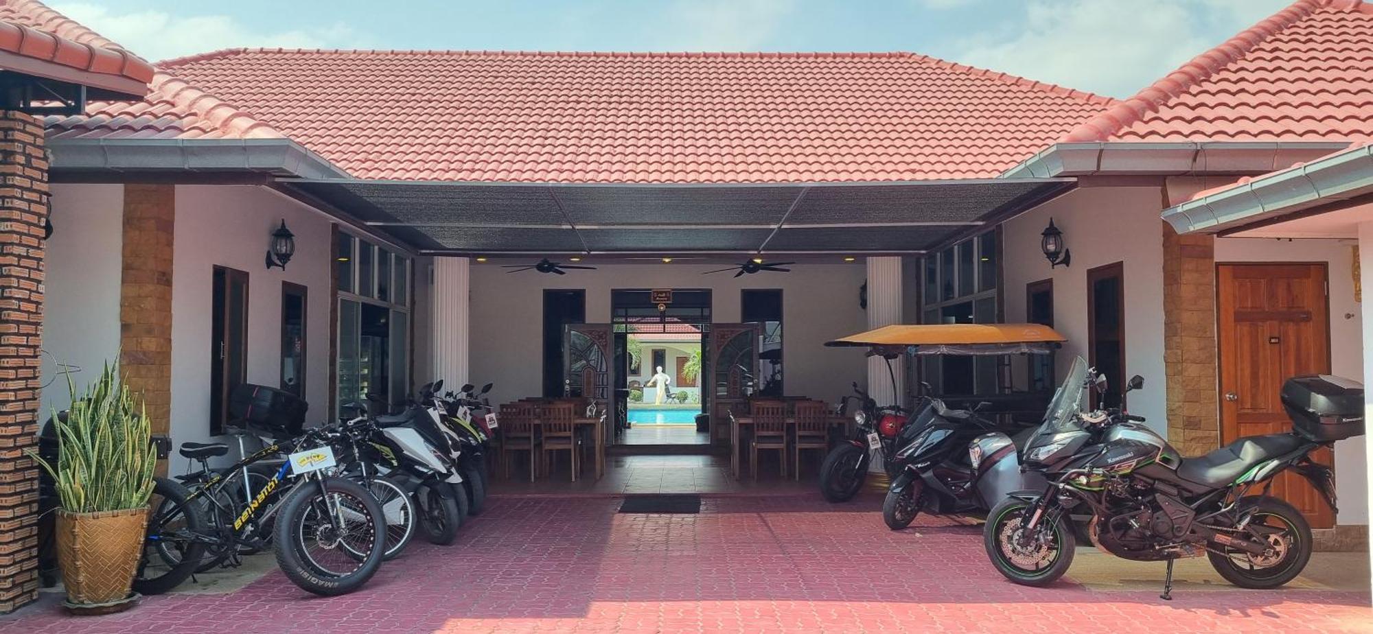 Meyers Hua Hin Exterior foto